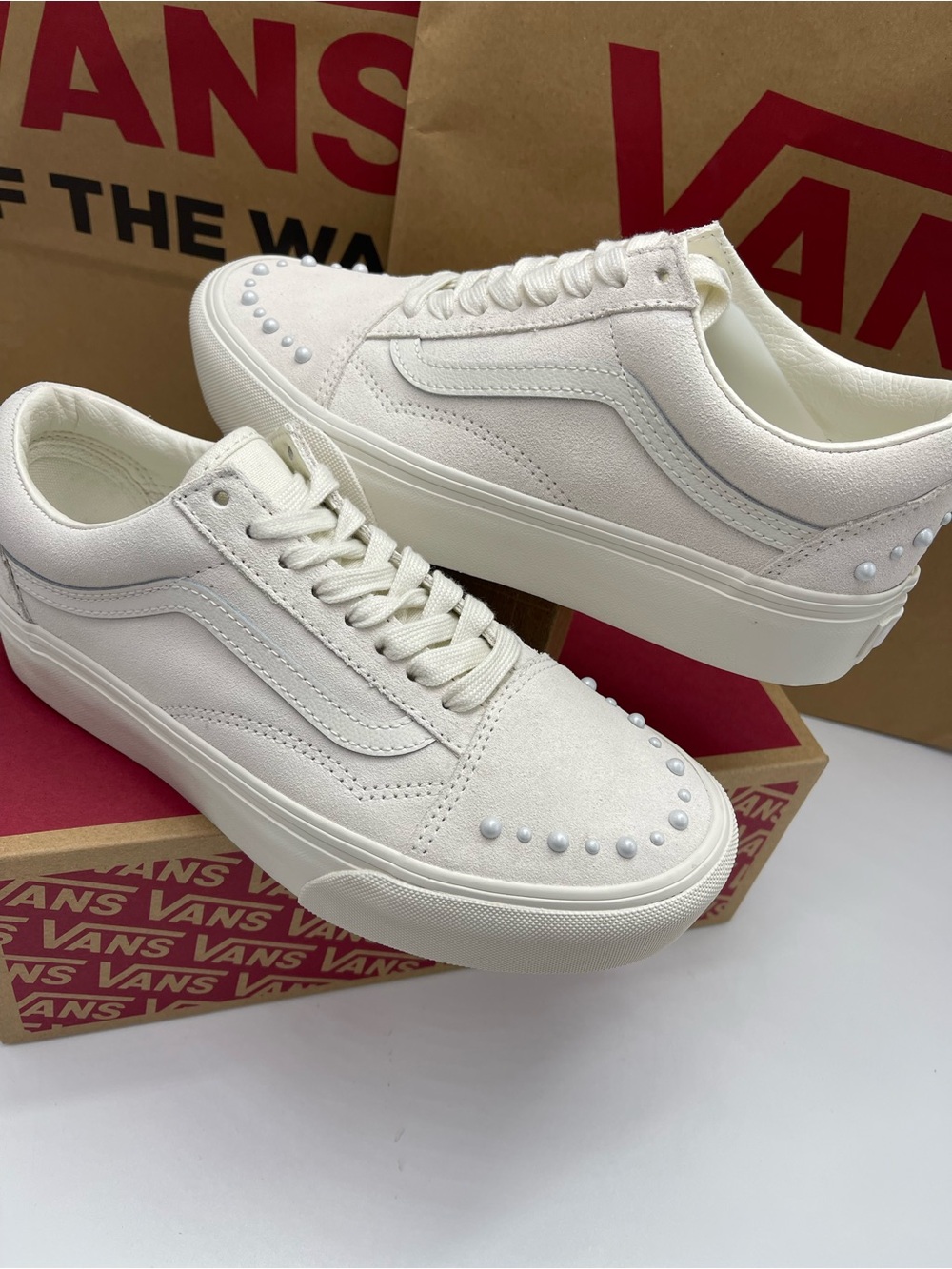 Vans Old Skool Platform
Pearls Marshmallow
VN000E87CCZ Sneakers - Picture 16 of 16